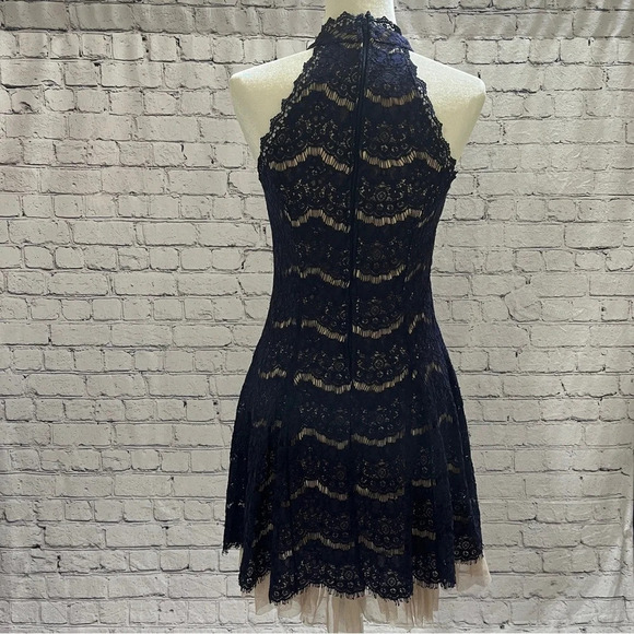 FRANCESCA'S Caitlin Gigi Neck Lace Tulle Underlay A-Line Dress Ladies Navy Small - Picture 2 of 9